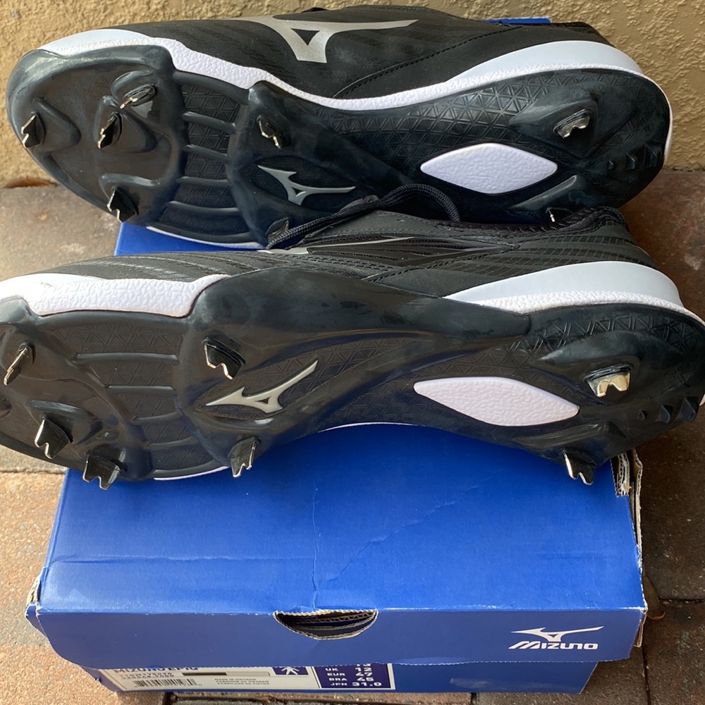 🔥🔥Brand New…Never worn Mens Mizuno EPiq baseball metal cleats - Picture 4 of 6